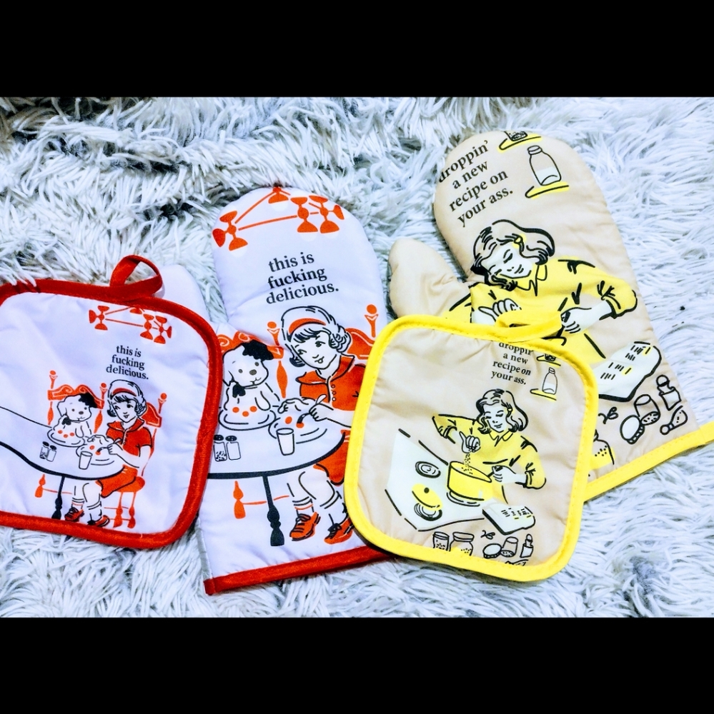 Adult Humor Oven mitt set